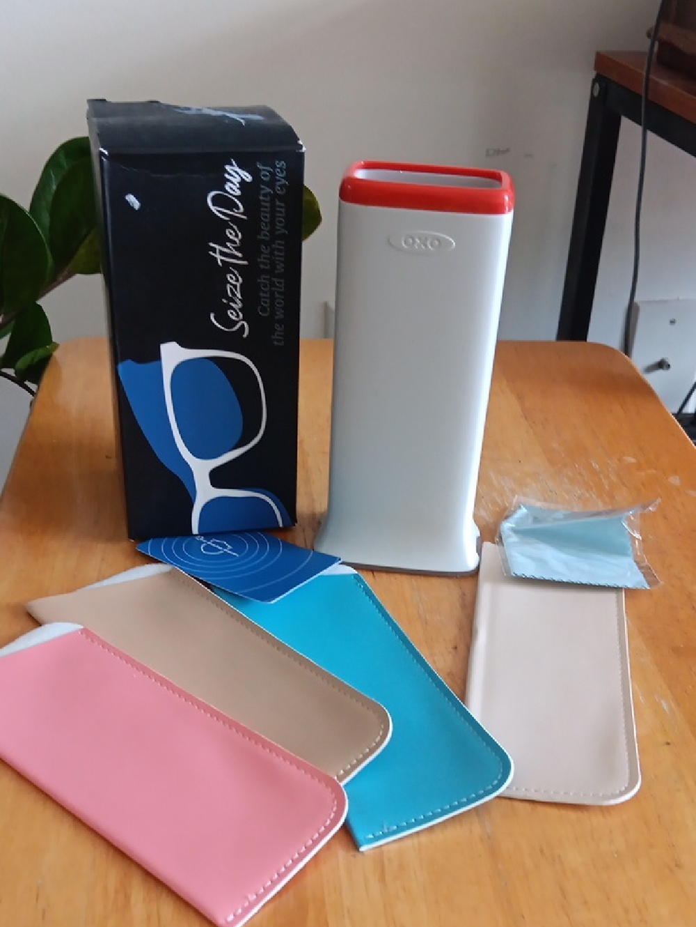 Eyewear Cleaning System With Cases New